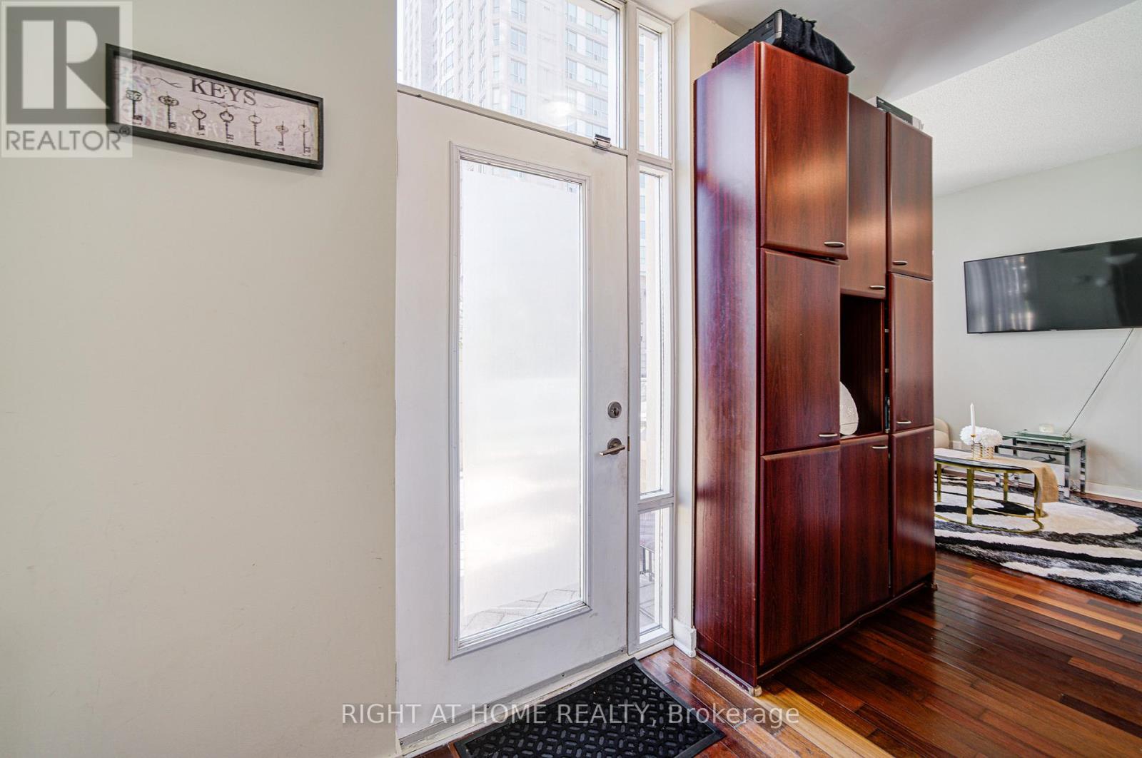 Th112 - 36 Lee Centre Drive, Toronto, Ontario  M1H 3K2 - Photo 7 - E12462037