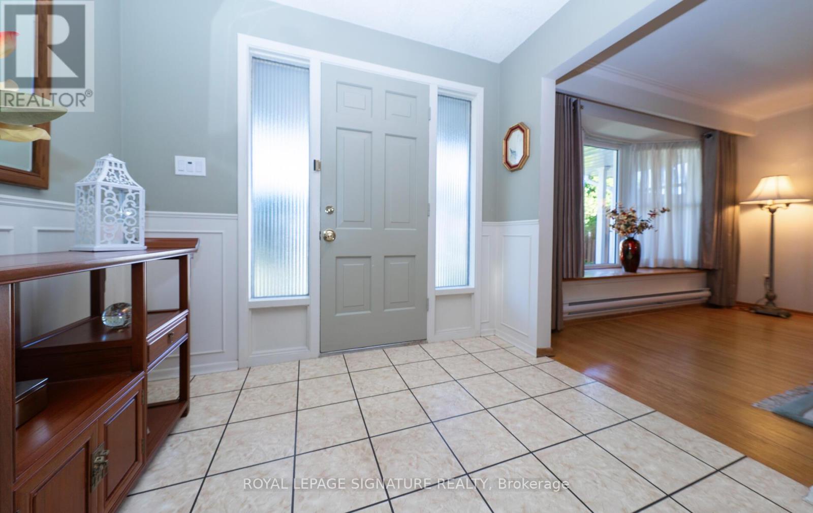 43 Collingsbrook Boulevard, Toronto, Ontario  M1W 1L9 - Photo 3 - E12462077