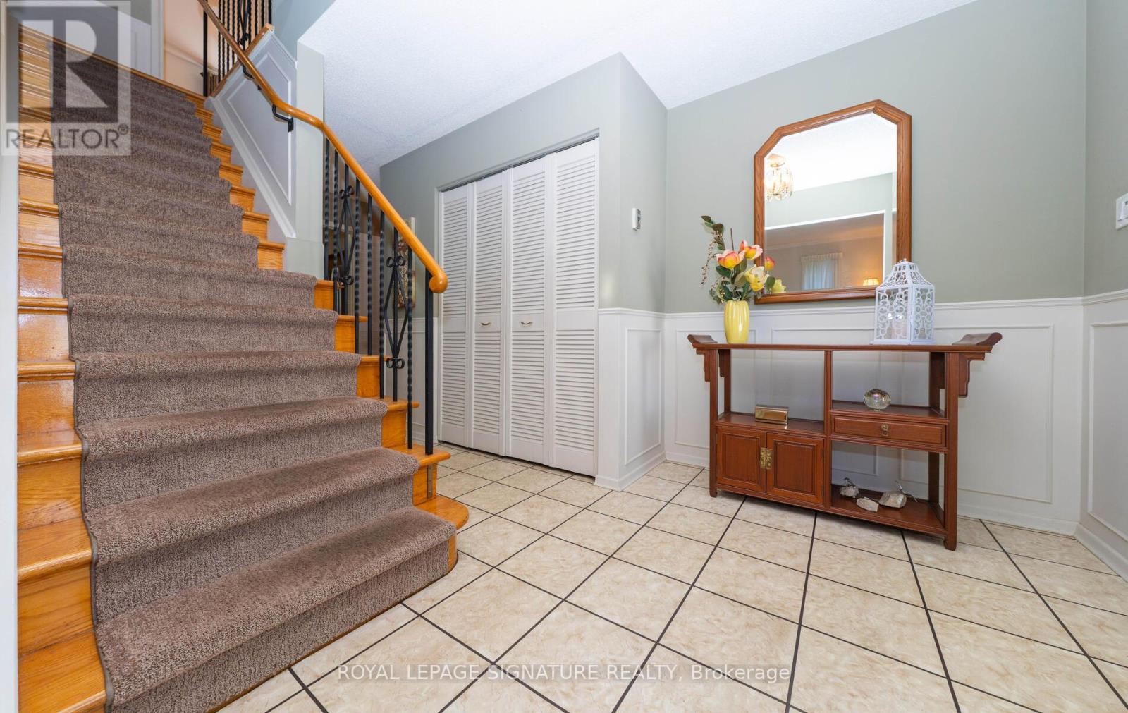 43 Collingsbrook Boulevard, Toronto, Ontario  M1W 1L9 - Photo 4 - E12462077