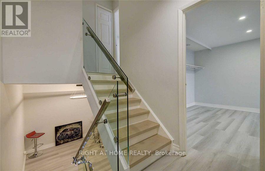 24 Springfair Avenue, Aurora, Ontario  L4G 3M2 - Photo 15 - N12461887