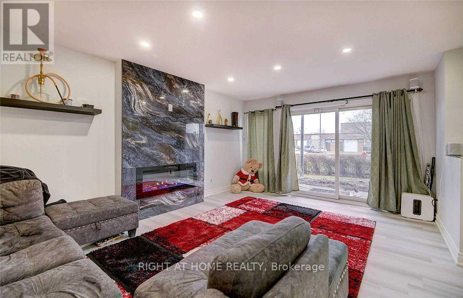 24 Springfair Avenue, Aurora, Ontario  L4G 3M2 - Photo 4 - N12461887