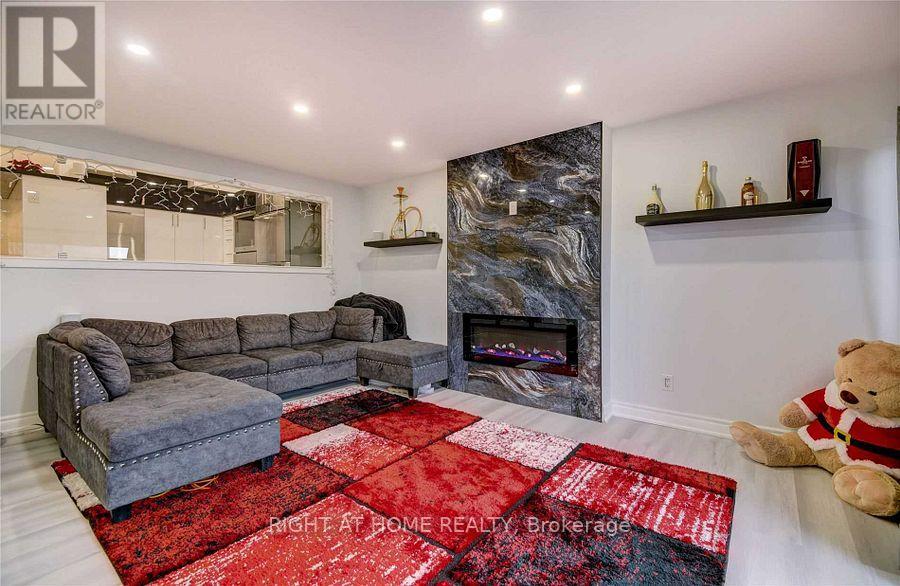 24 Springfair Avenue, Aurora, Ontario  L4G 3M2 - Photo 5 - N12461887