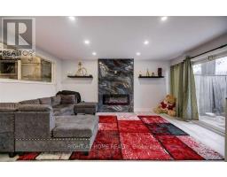 24 SPRINGFAIR AVENUE, Aurora, Ontario