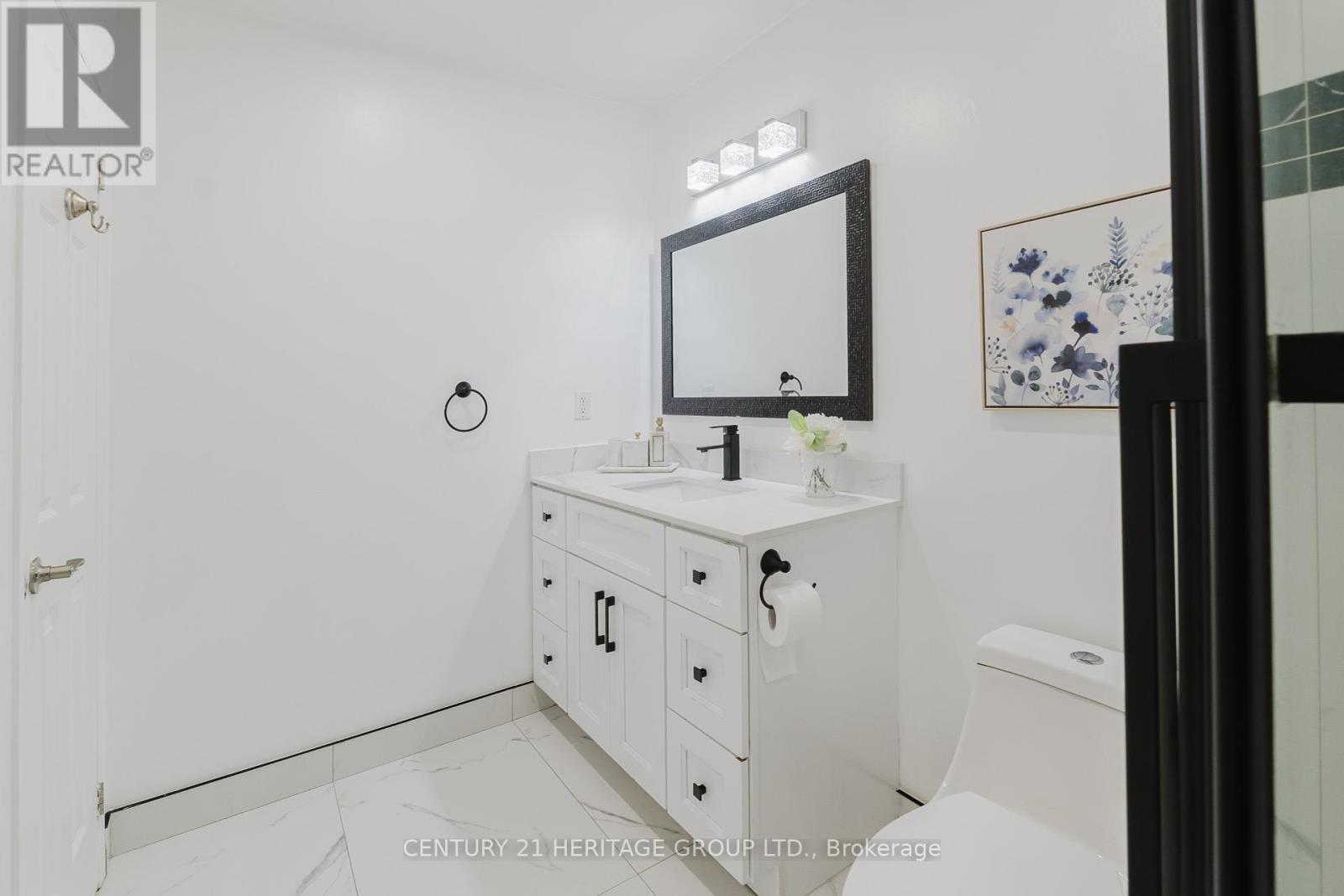 601 Mcbean Avenue, Newmarket, Ontario  L3X 2L5 - Photo 19 - N12461889