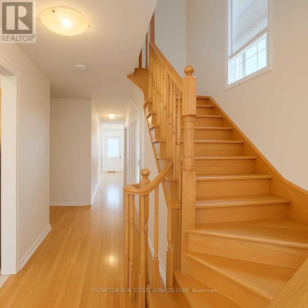 1 Israel Zilber Drive, Vaughan, Ontario  L6A 0H2 - Photo 2 - N12461892