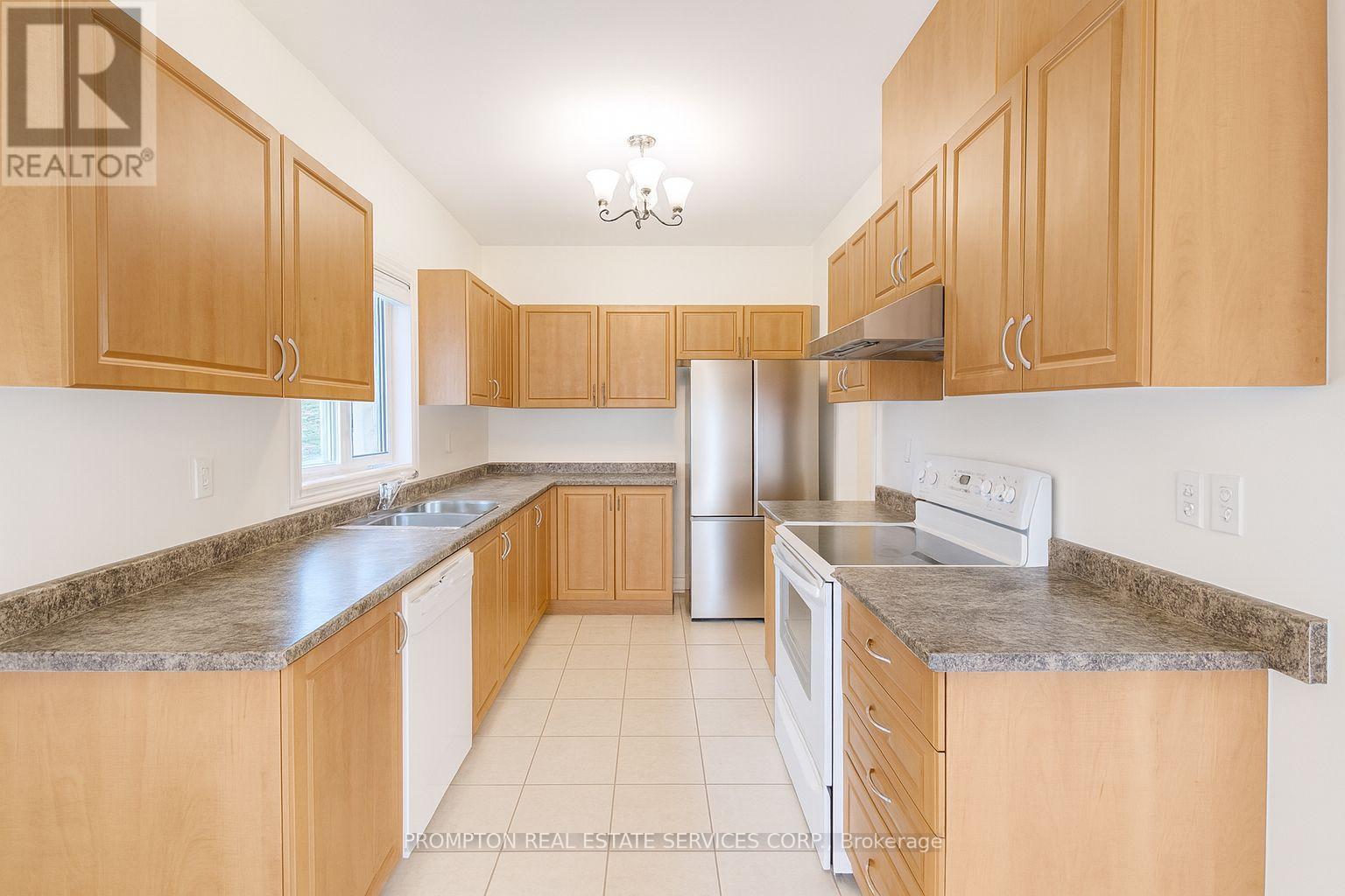 1 Israel Zilber Drive, Vaughan, Ontario  L6A 0H2 - Photo 5 - N12461892