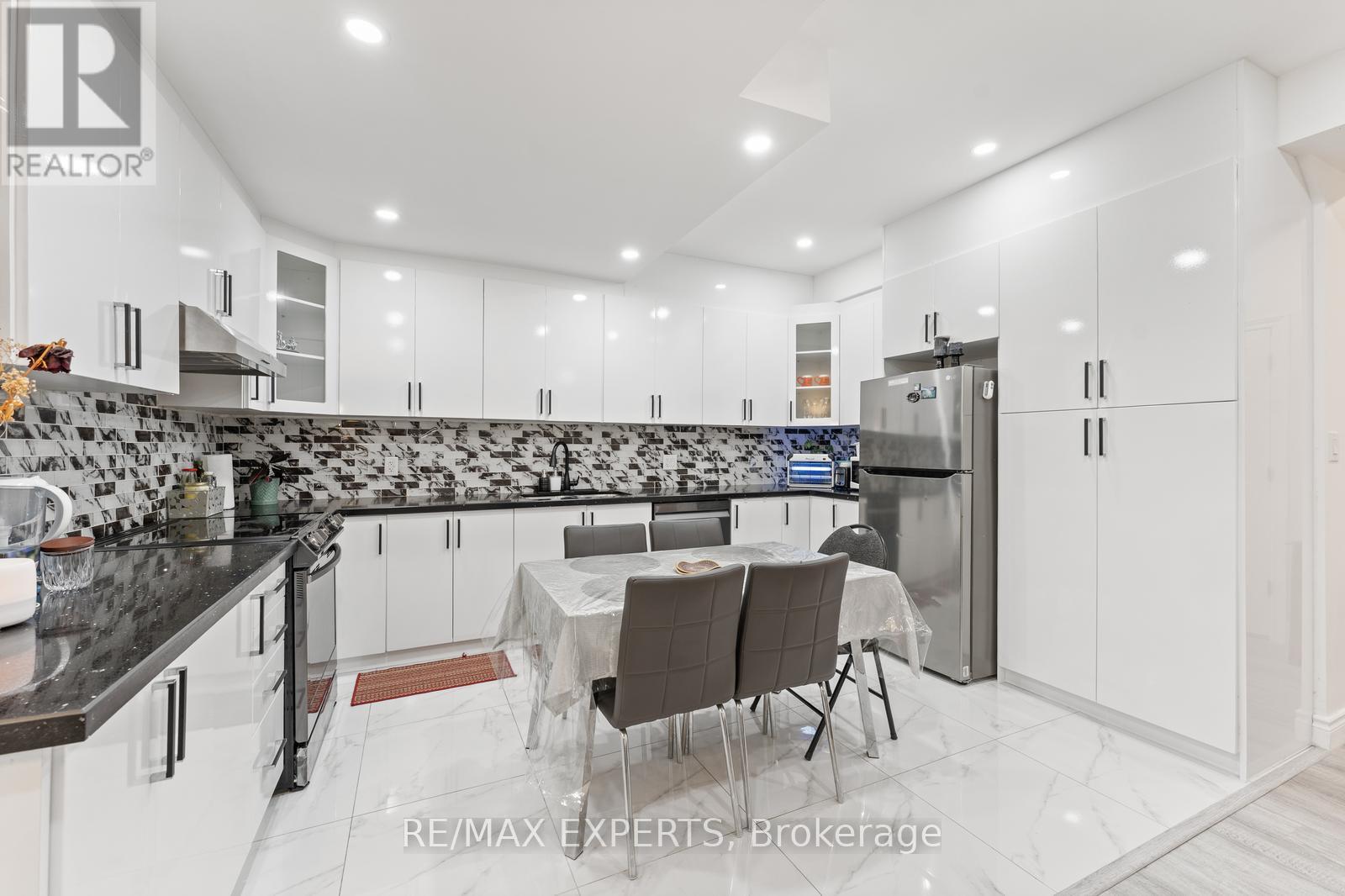 97 Ross Vennare Crescent, Vaughan, Ontario  L4H 4N2 - Photo 33 - N12461900