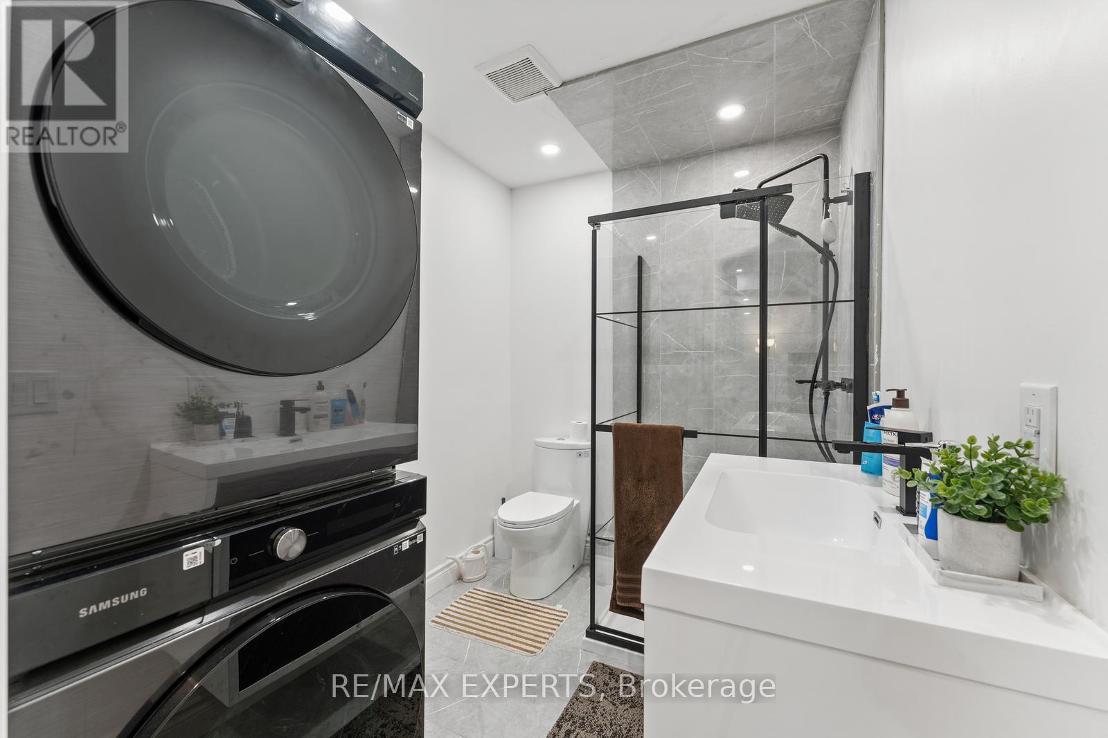 97 Ross Vennare Crescent, Vaughan, Ontario  L4H 4N2 - Photo 35 - N12461900