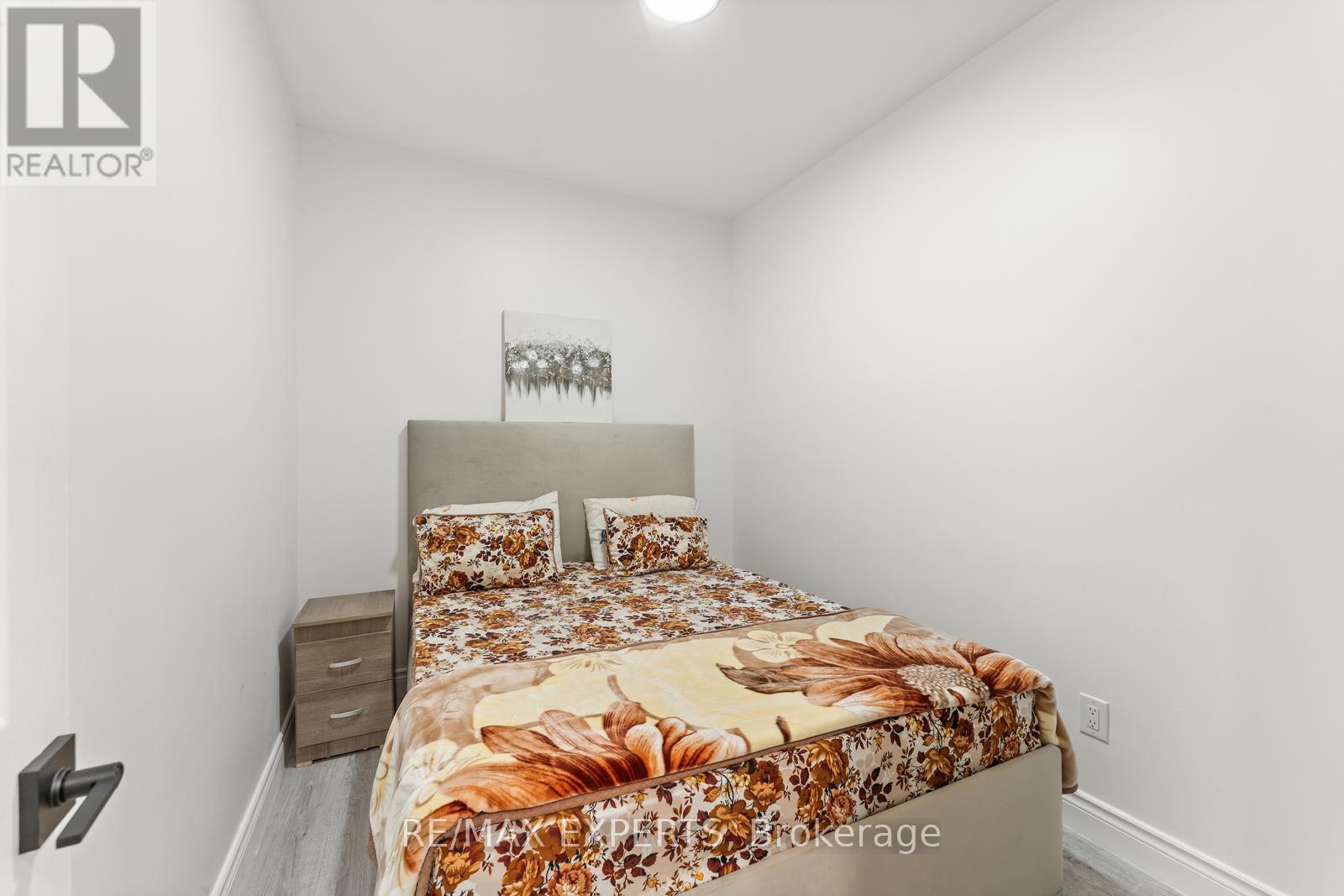 97 Ross Vennare Crescent, Vaughan, Ontario  L4H 4N2 - Photo 36 - N12461900