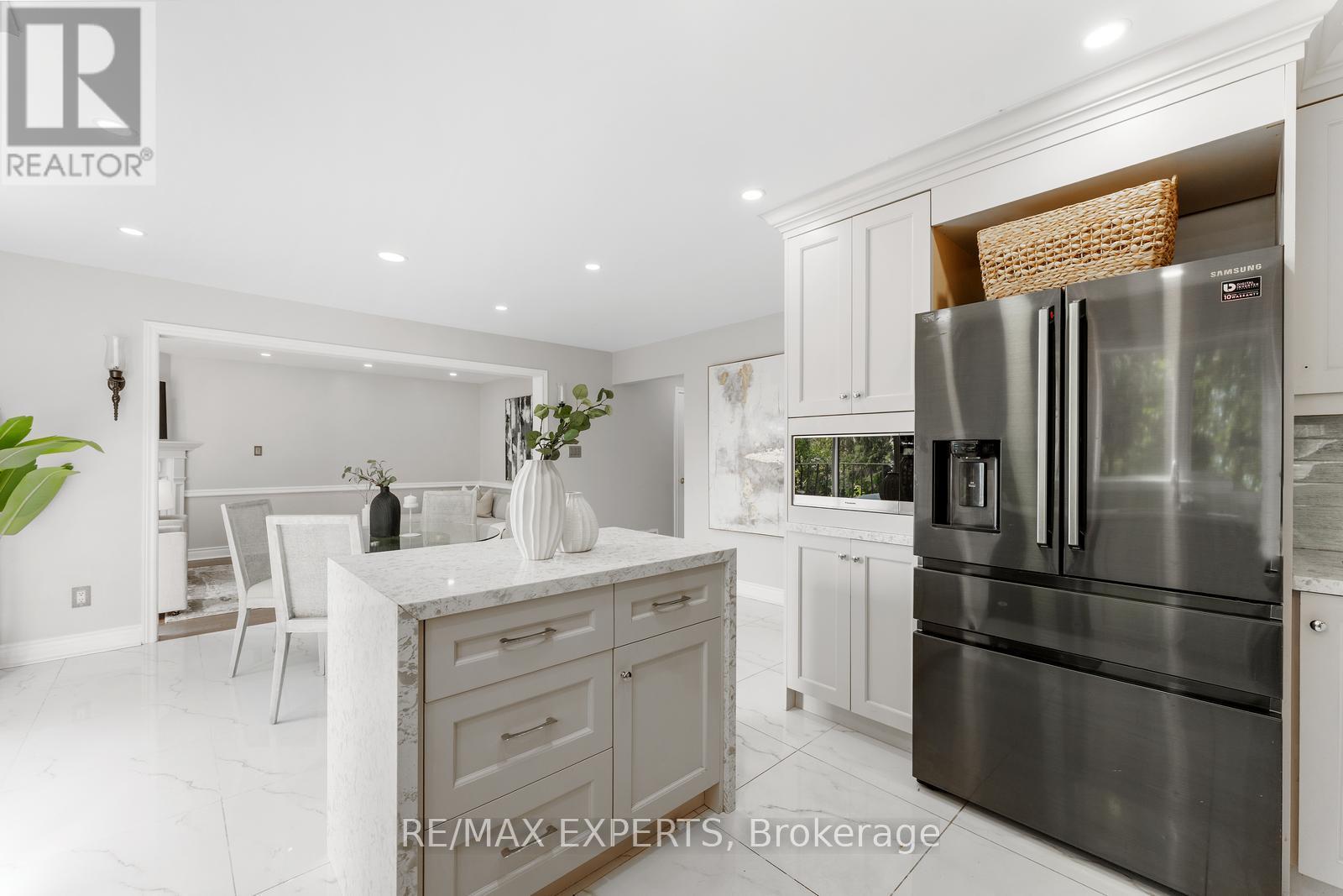 147 Ashton Drive, Vaughan, Ontario  L6A 2T8 - Photo 13 - N12461901