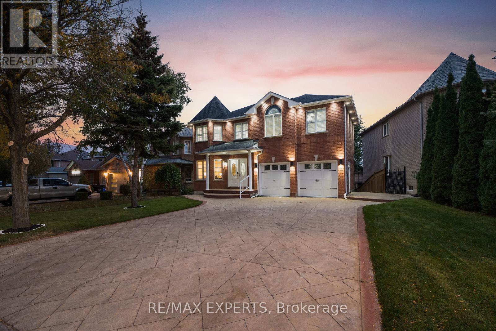 147 Ashton Drive, Vaughan, Ontario  L6A 2T8 - Photo 2 - N12461901