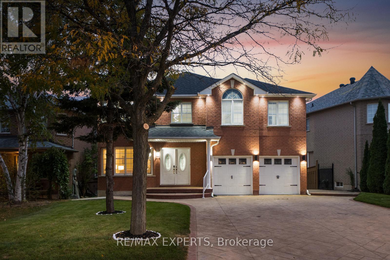 147 Ashton Drive, Vaughan, Ontario  L6A 2T8 - Photo 3 - N12461901