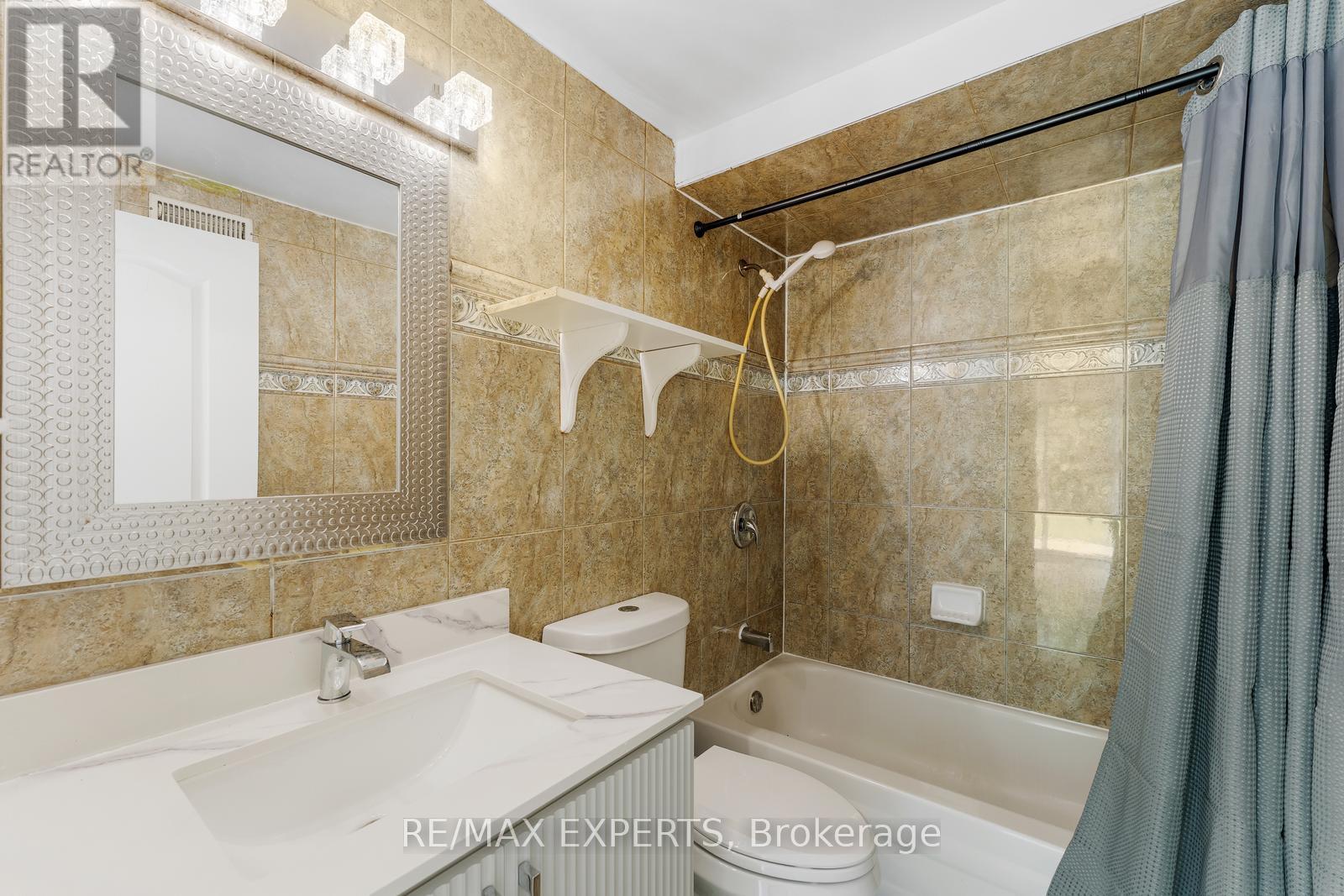 147 Ashton Drive, Vaughan, Ontario  L6A 2T8 - Photo 37 - N12461901