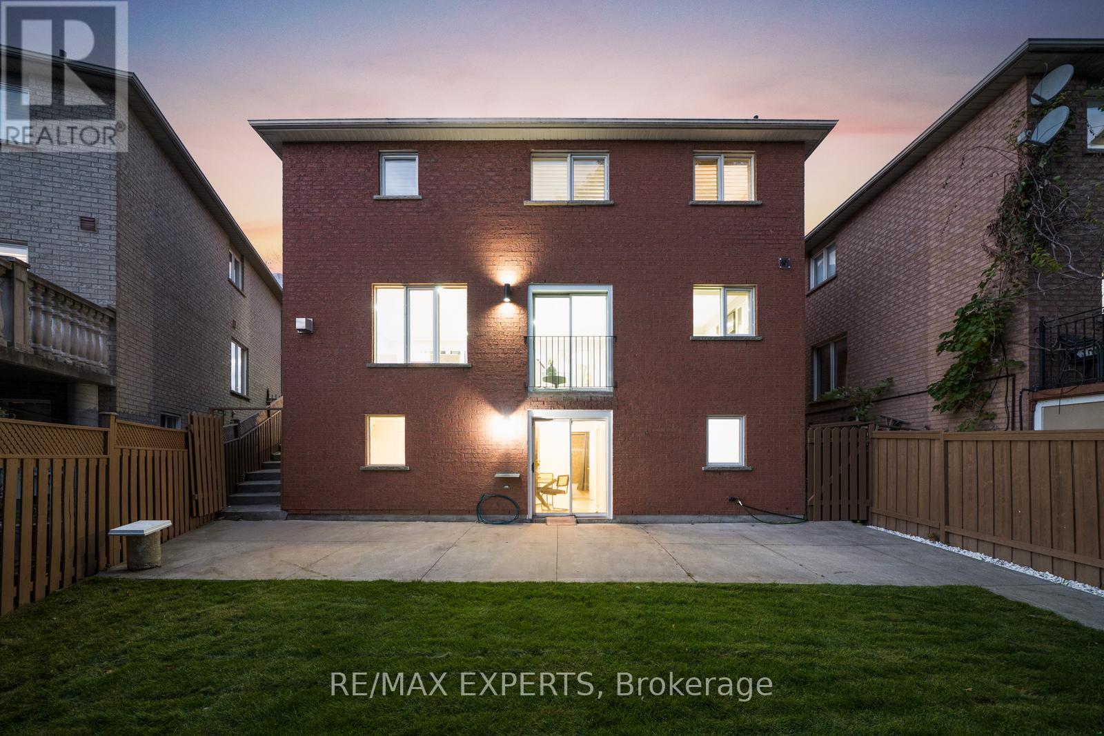 147 Ashton Drive, Vaughan, Ontario  L6A 2T8 - Photo 47 - N12461901