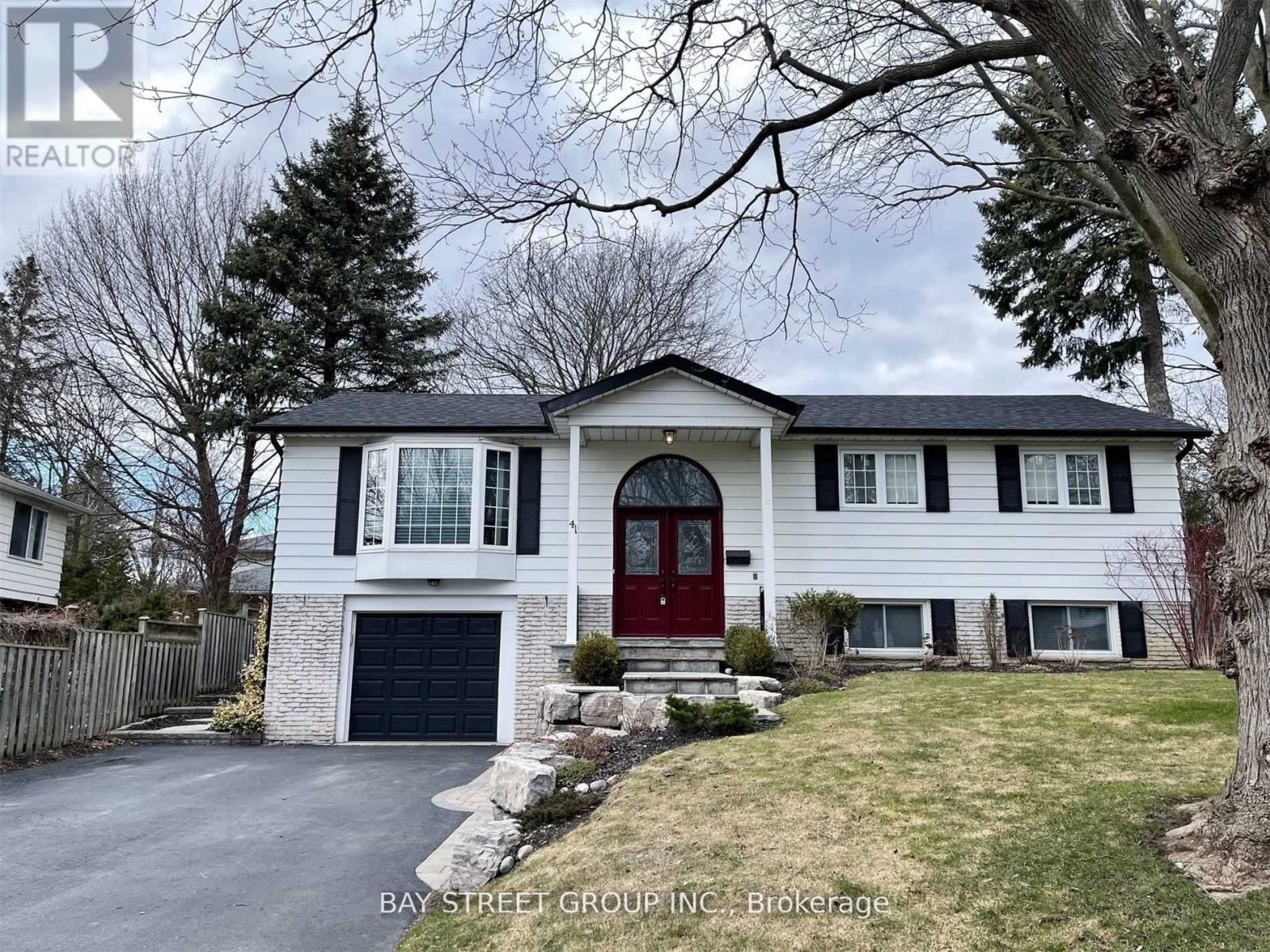 41 Walkerton Drive, Markham, Ontario  L3P 1H9 - Photo 7 - N12461903