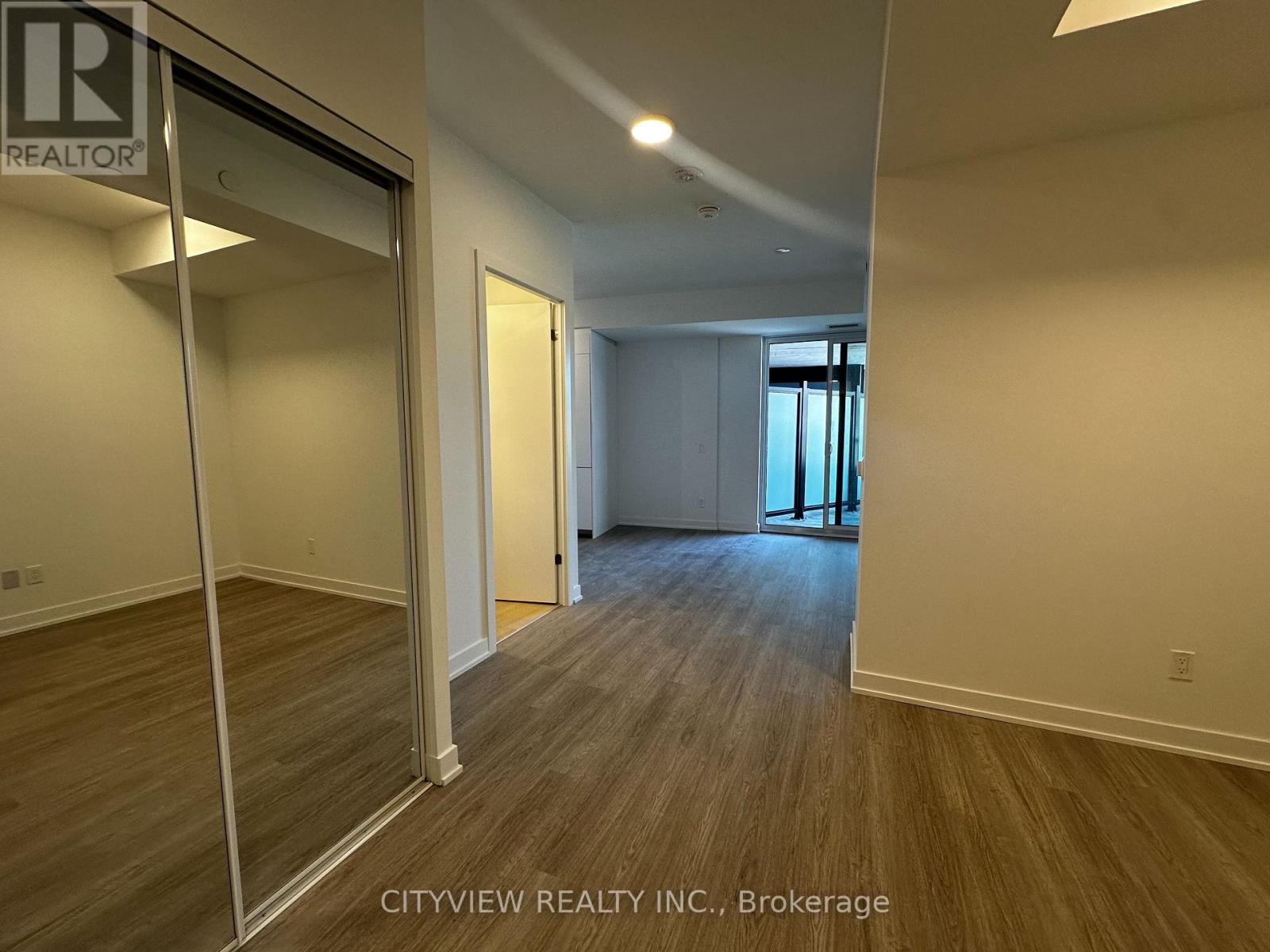 233 - 8188 Yonge Street, Vaughan, Ontario  L4J 0M2 - Photo 3 - N12461966
