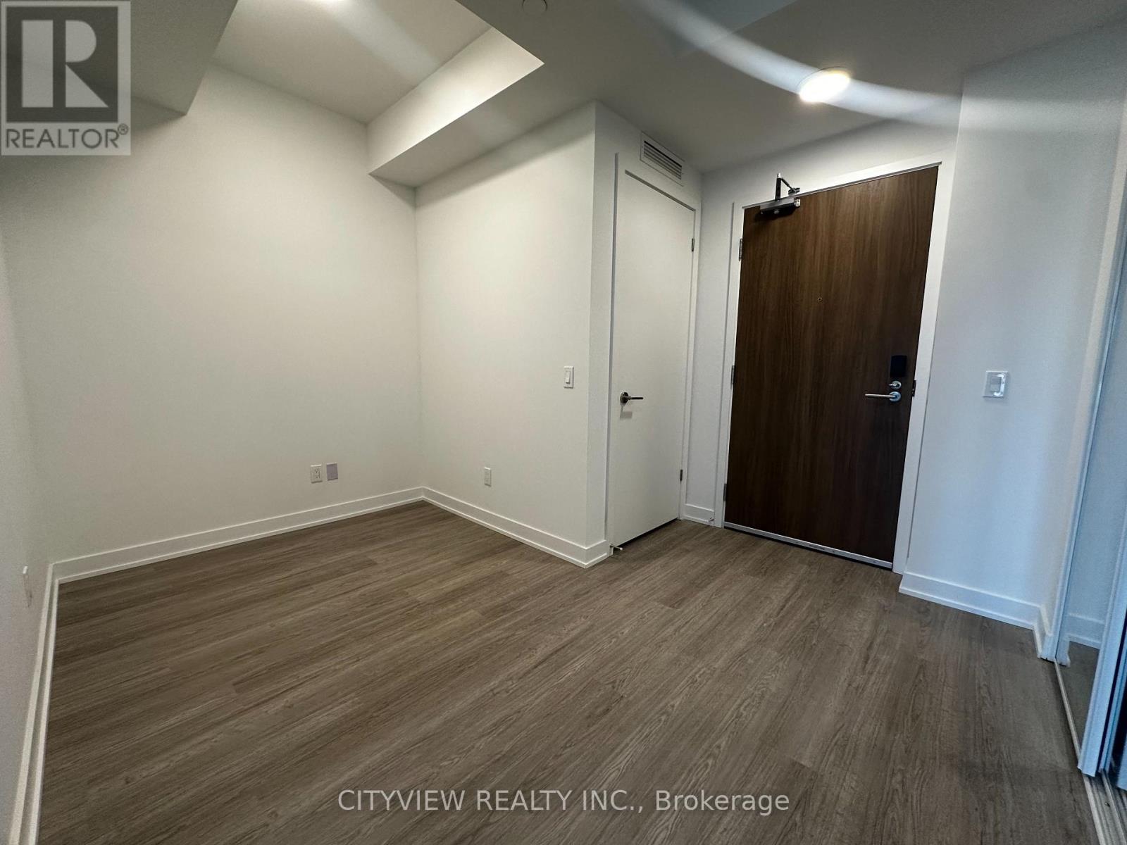 233 - 8188 Yonge Street, Vaughan, Ontario  L4J 0M2 - Photo 5 - N12461966