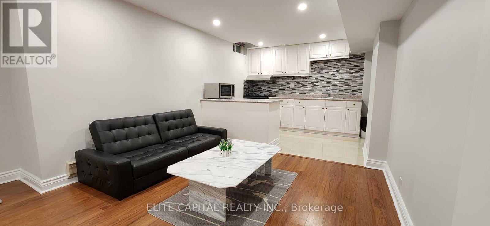 231 Valleymede Drive, Richmond Hill, Ontario  L4B 2A6 - Photo 7 - N12461969