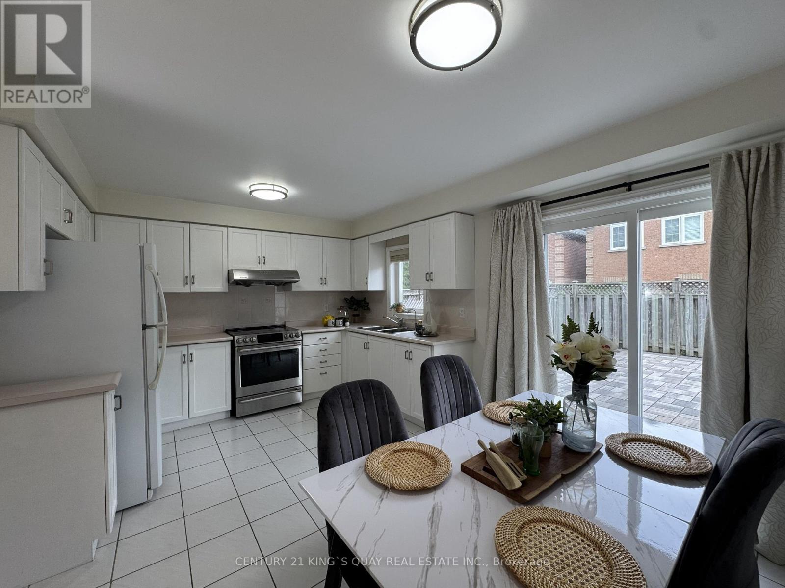 114 Greensboro Drive S, Markham, Ontario  L3R 0W1 - Photo 7 - N12461974