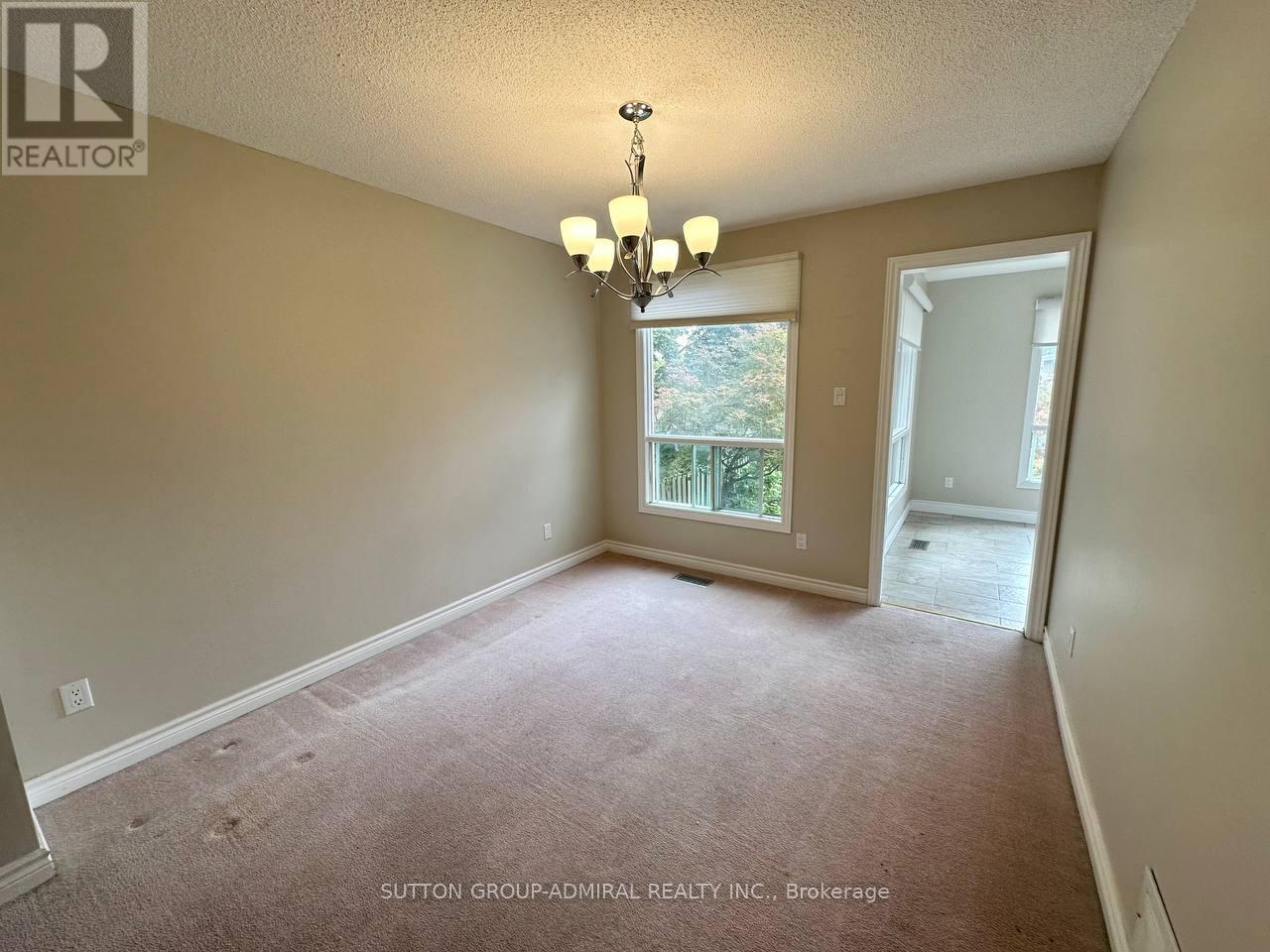 102 Hazelwood Drive, Newmarket, Ontario  L3Y 3G3 - Photo 11 - N12461983