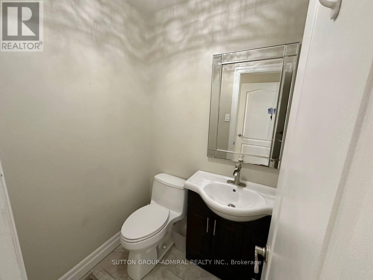 102 Hazelwood Drive, Newmarket, Ontario  L3Y 3G3 - Photo 16 - N12461983