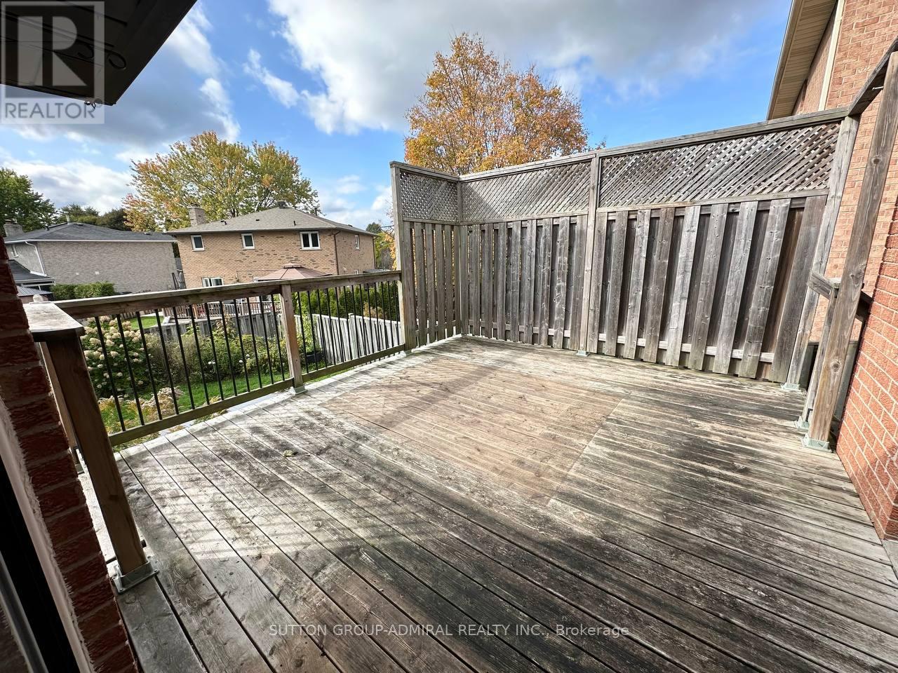 102 Hazelwood Drive, Newmarket, Ontario  L3Y 3G3 - Photo 8 - N12461983