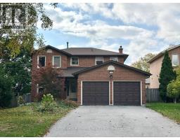102 HAZELWOOD DRIVE, Newmarket, Ontario