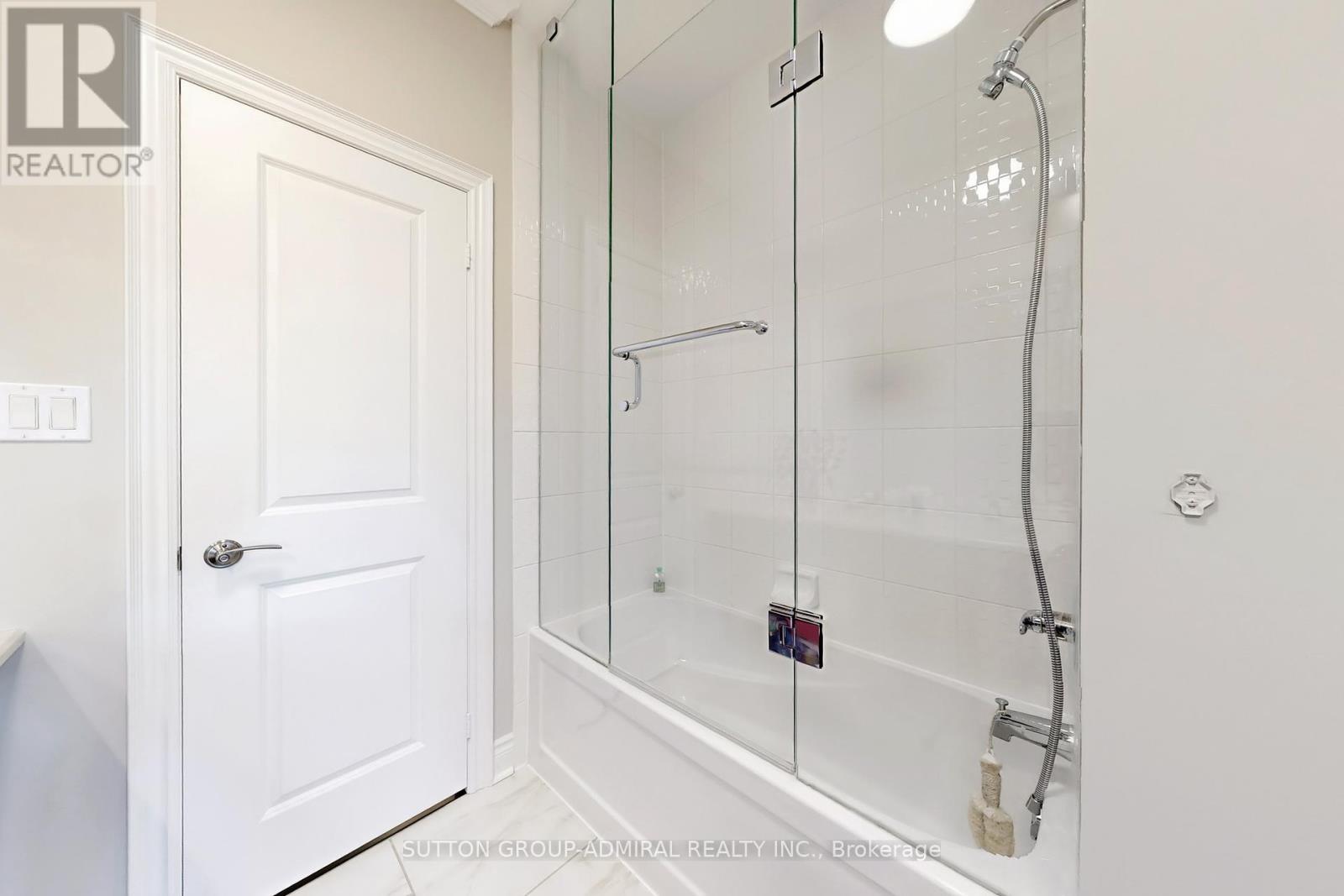 37 Cedarpoint Court, Vaughan, Ontario  L6A 4P7 - Photo 27 - N12461996