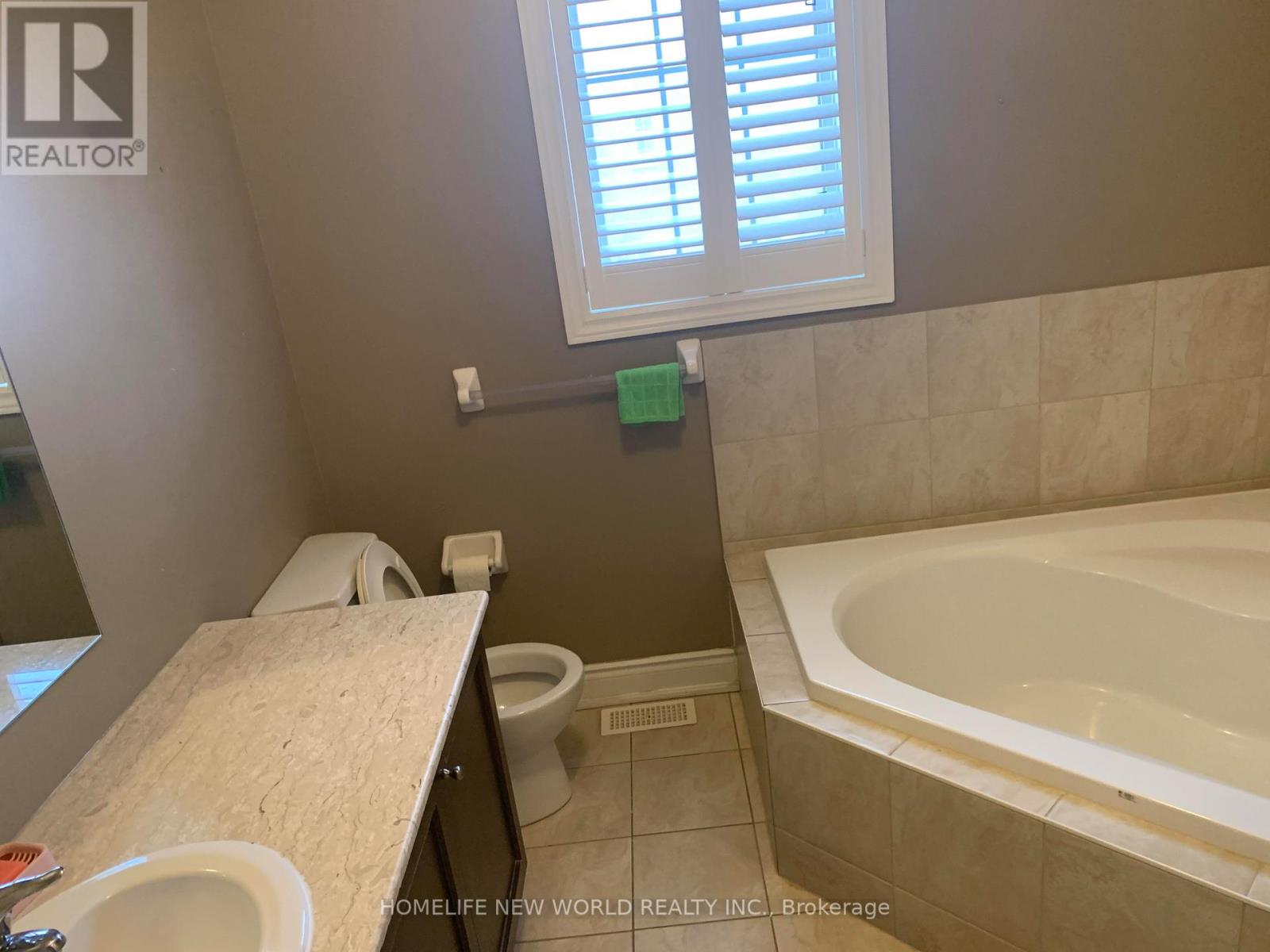 120 Peshawar Avenue, Markham, Ontario  L3R 0W8 - Photo 3 - N12462016