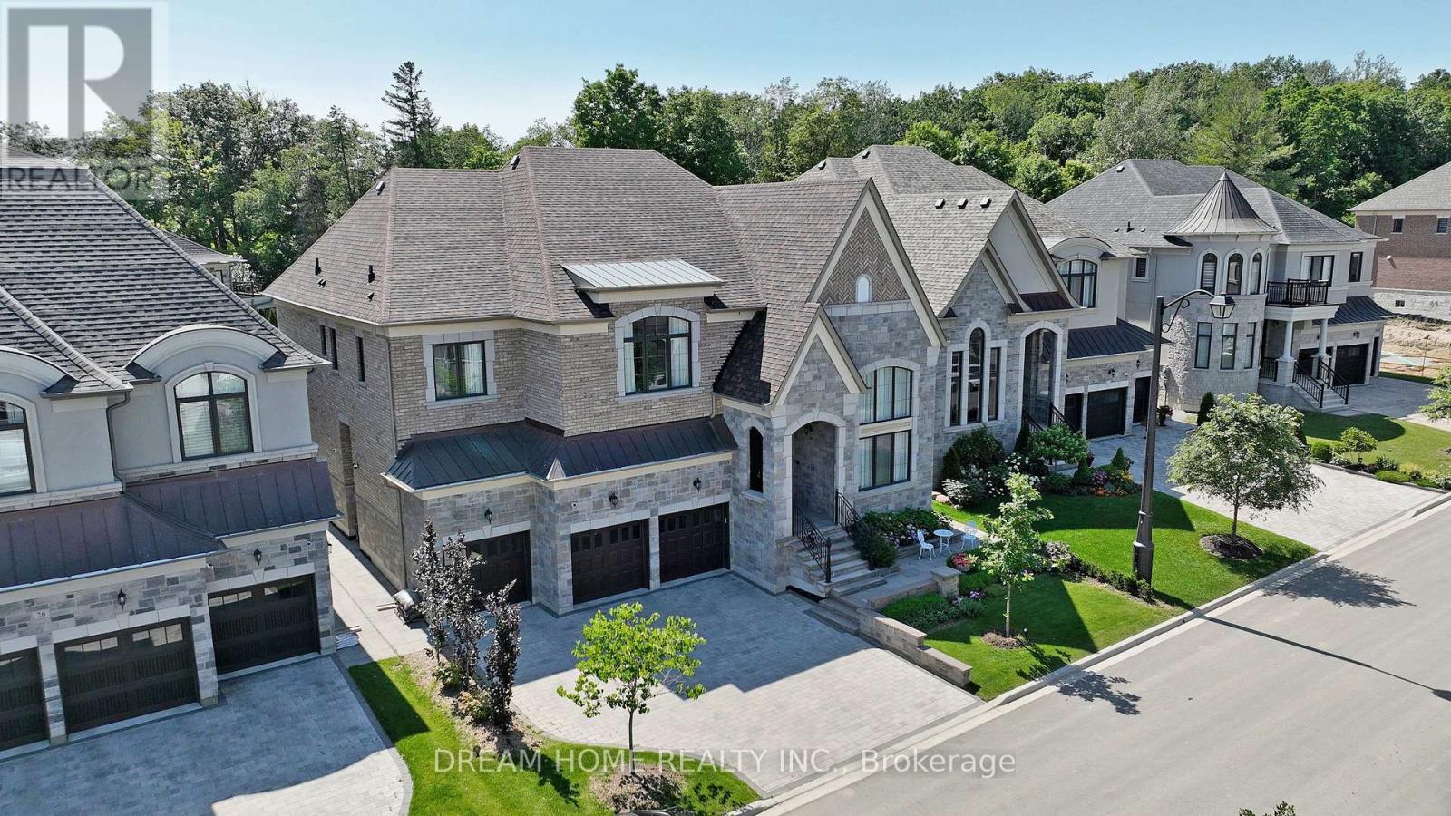 140 Lady Jessica Drive, Vaughan, Ontario  L6A 4Z7 - Photo 2 - N12462033