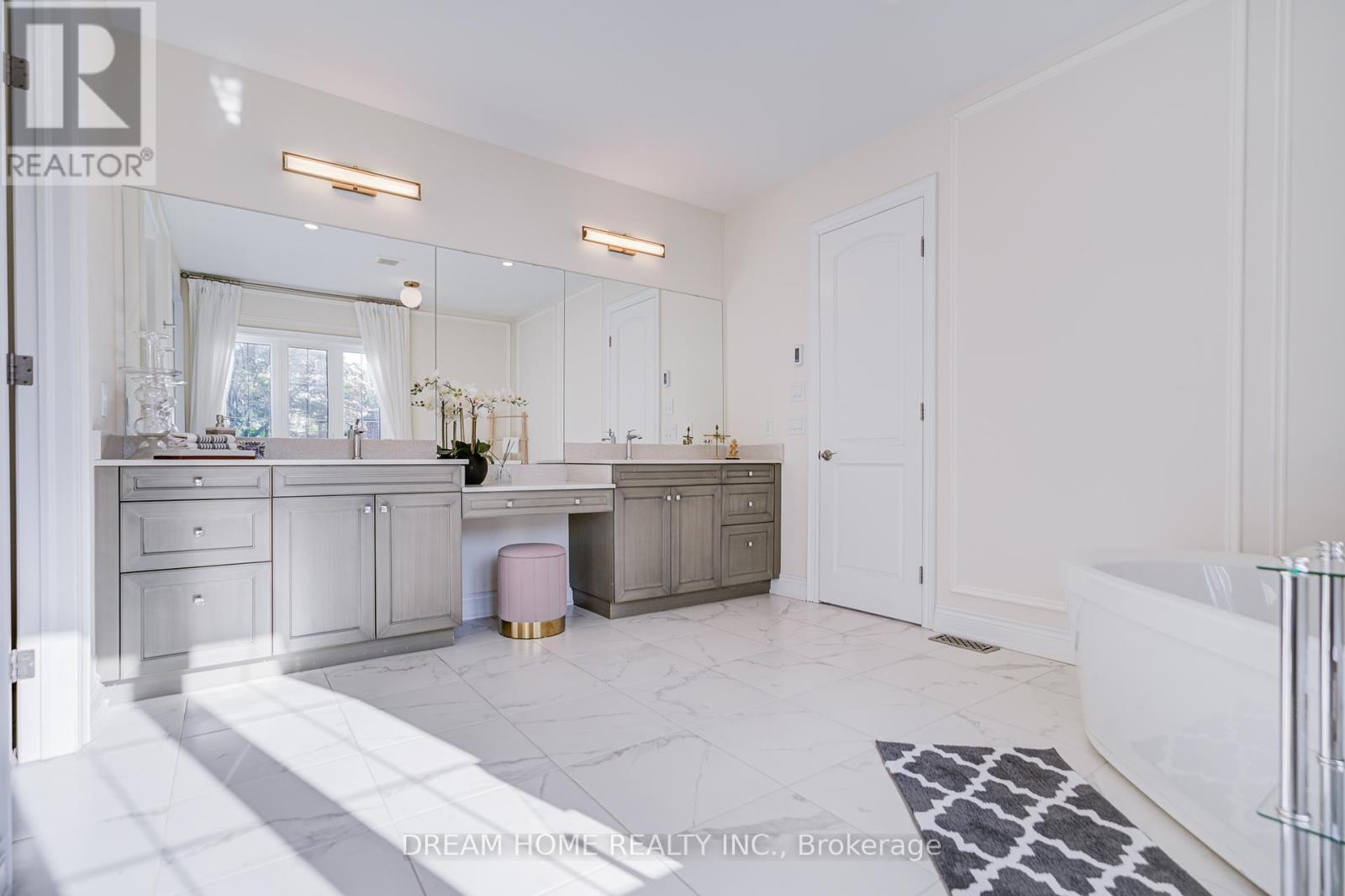140 Lady Jessica Drive, Vaughan, Ontario  L6A 4Z7 - Photo 32 - N12462033