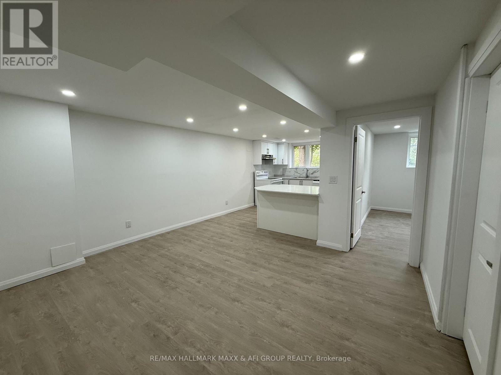 Lower - 374 Rita's Avenue, Newmarket, Ontario  L3X 2N1 - Photo 10 - N12462065