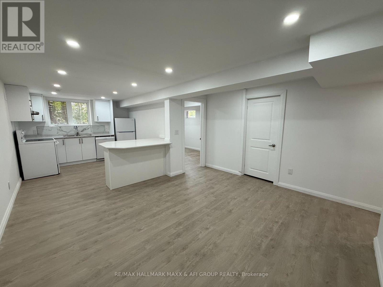 Lower - 374 Rita's Avenue, Newmarket, Ontario  L3X 2N1 - Photo 11 - N12462065