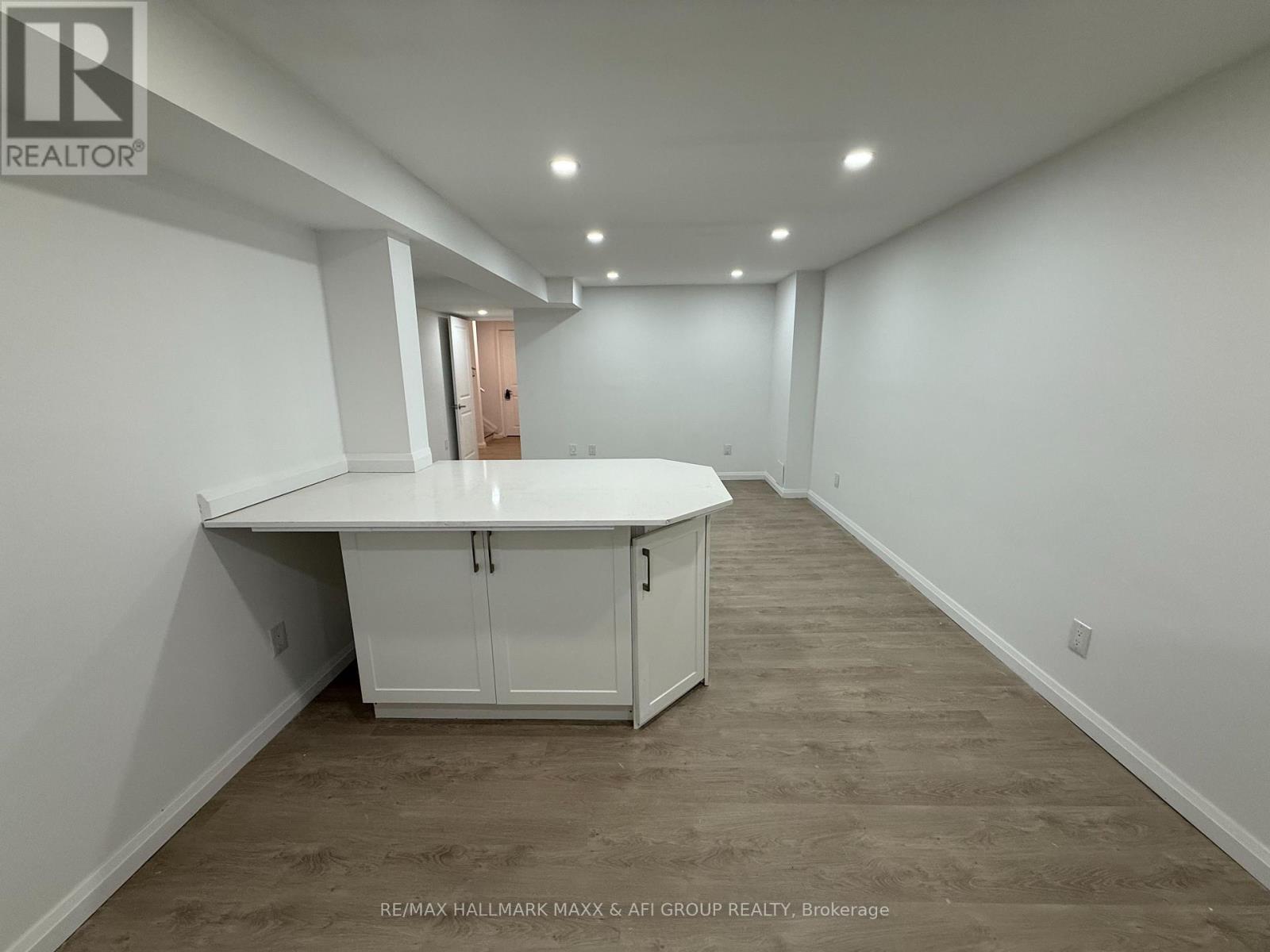 Lower - 374 Rita's Avenue, Newmarket, Ontario  L3X 2N1 - Photo 16 - N12462065