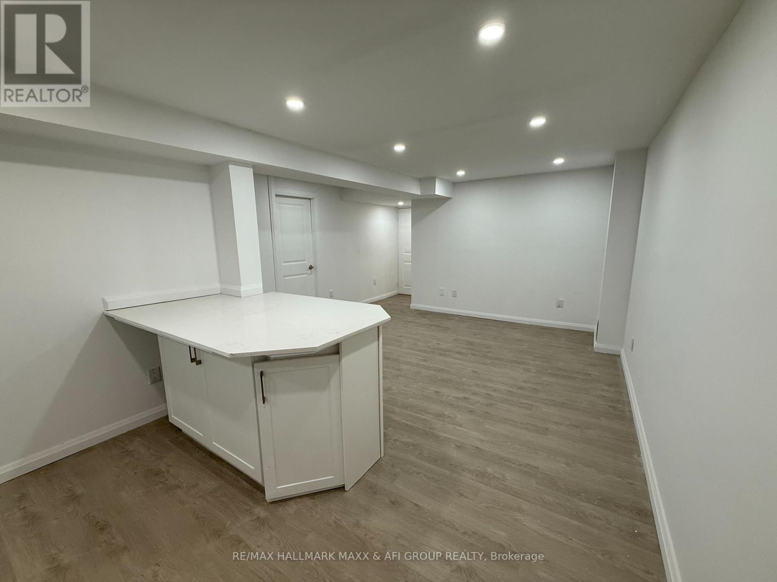 Lower - 374 Rita's Avenue, Newmarket, Ontario  L3X 2N1 - Photo 17 - N12462065