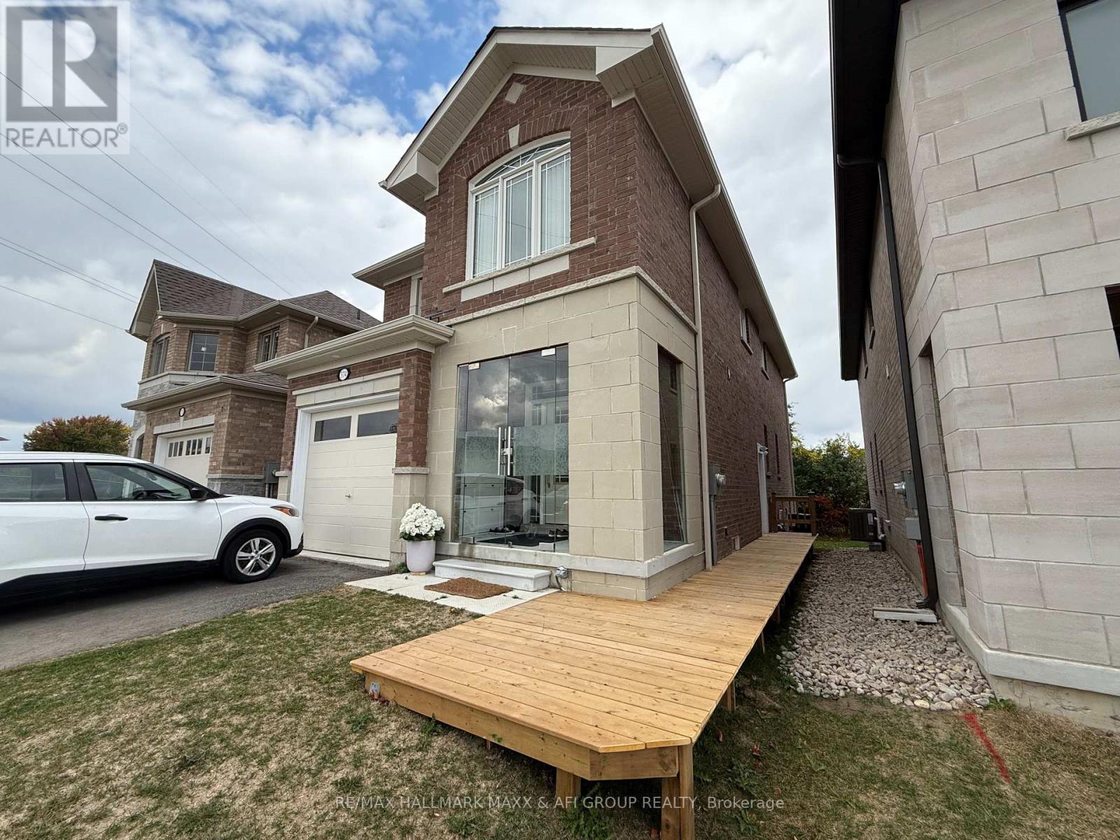 Lower - 374 Rita's Avenue, Newmarket, Ontario  L3X 2N1 - Photo 2 - N12462065