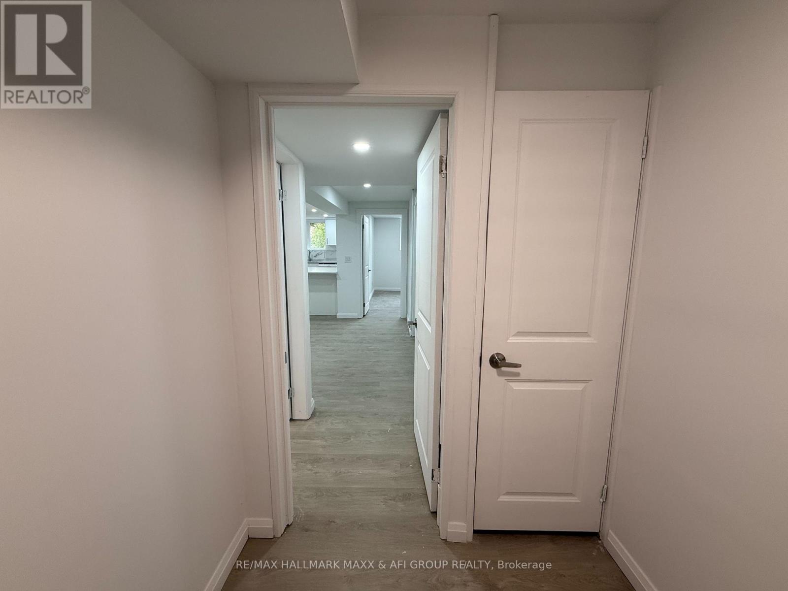 Lower - 374 Rita's Avenue, Newmarket, Ontario  L3X 2N1 - Photo 9 - N12462065