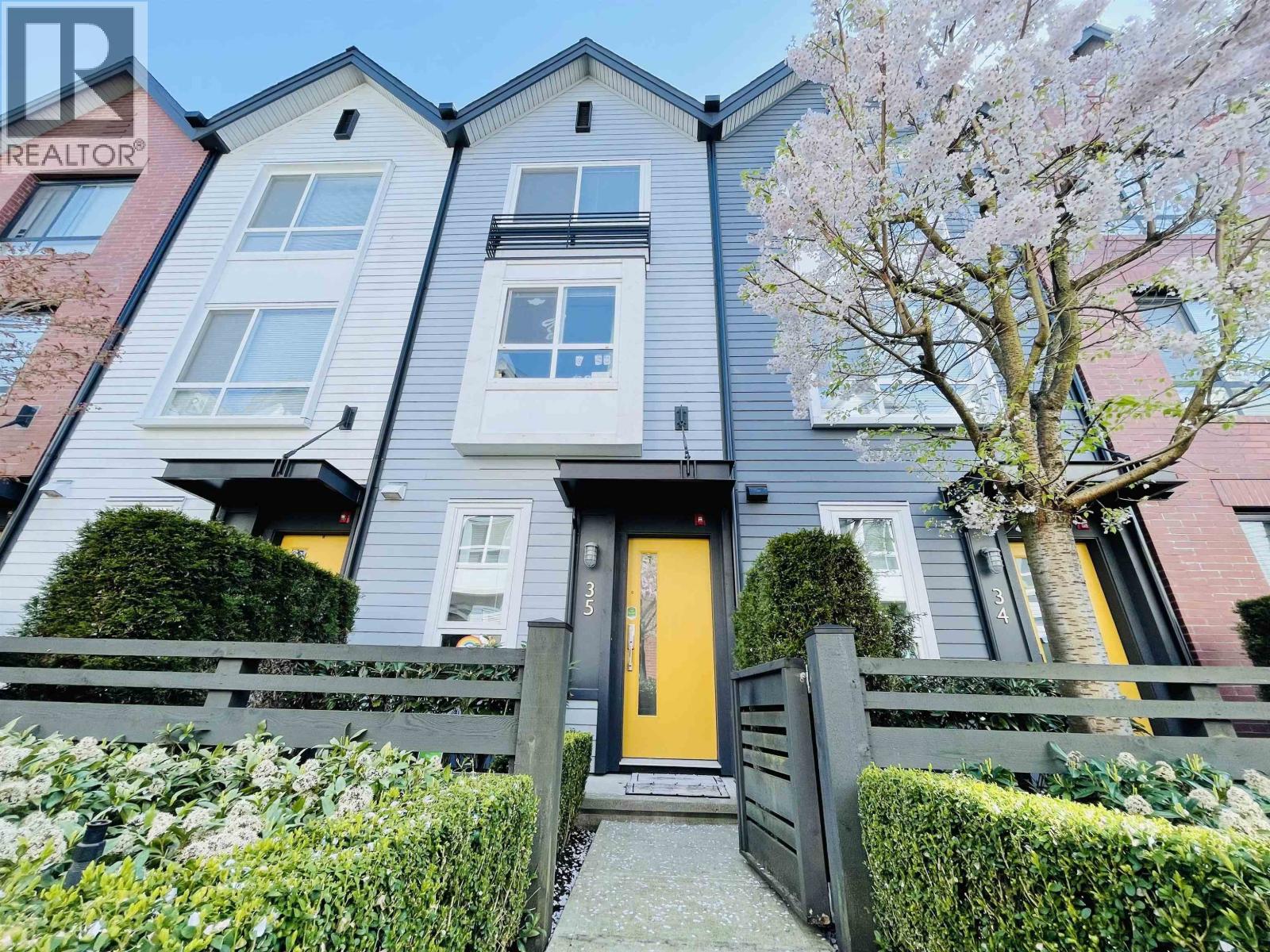 35 6868 BURLINGTON AVENUE, Burnaby, British Columbia