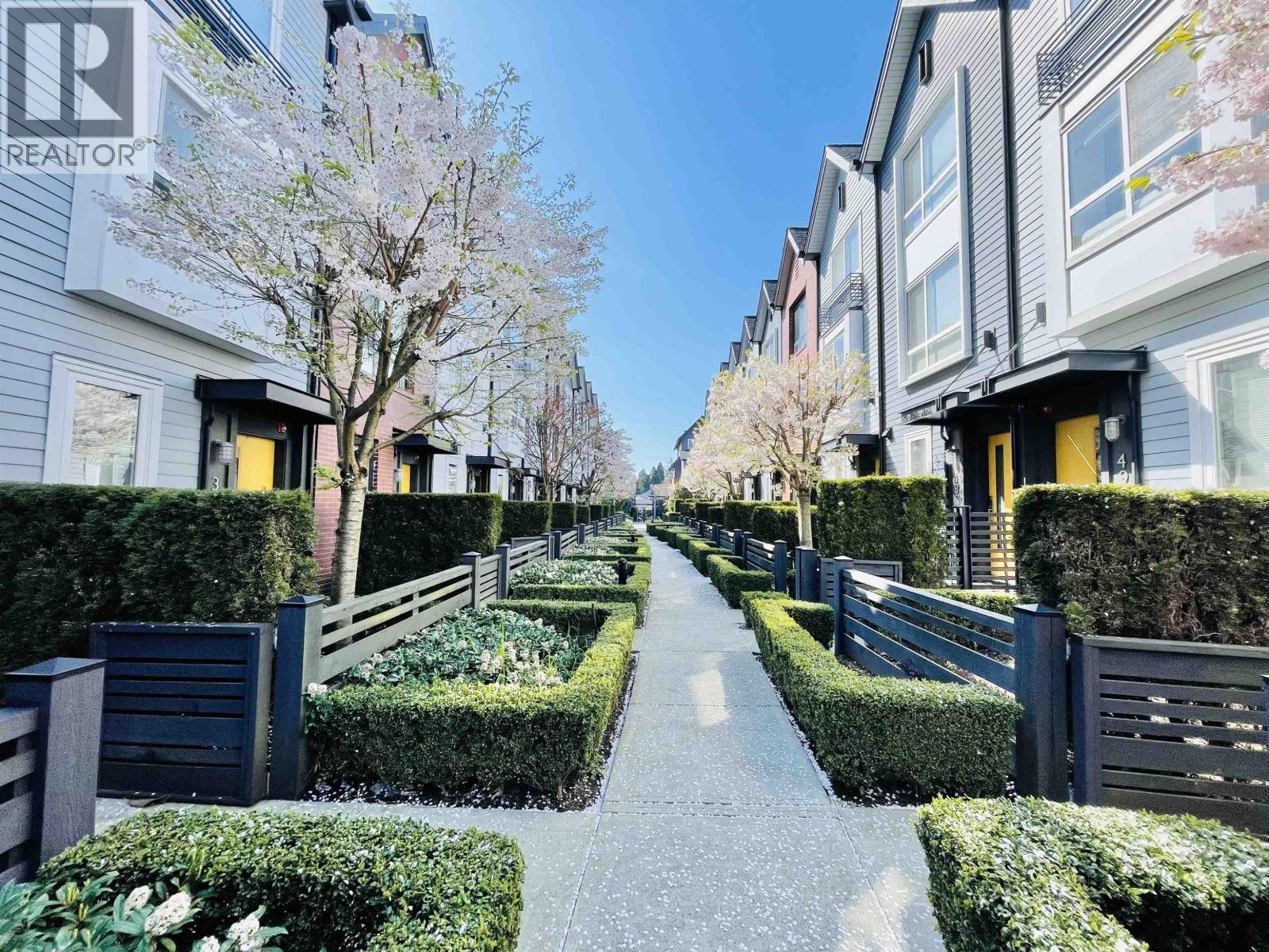 35 6868 Burlington Avenue, Burnaby, British Columbia  V5J 0G1 - Photo 2 - R3057830