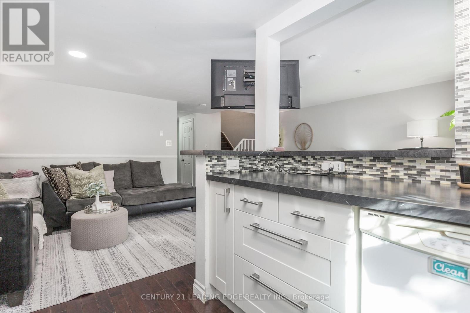 14 Quail Crescent, Barrie, Ontario  L4N 6X1 - Photo 6 - S12462026