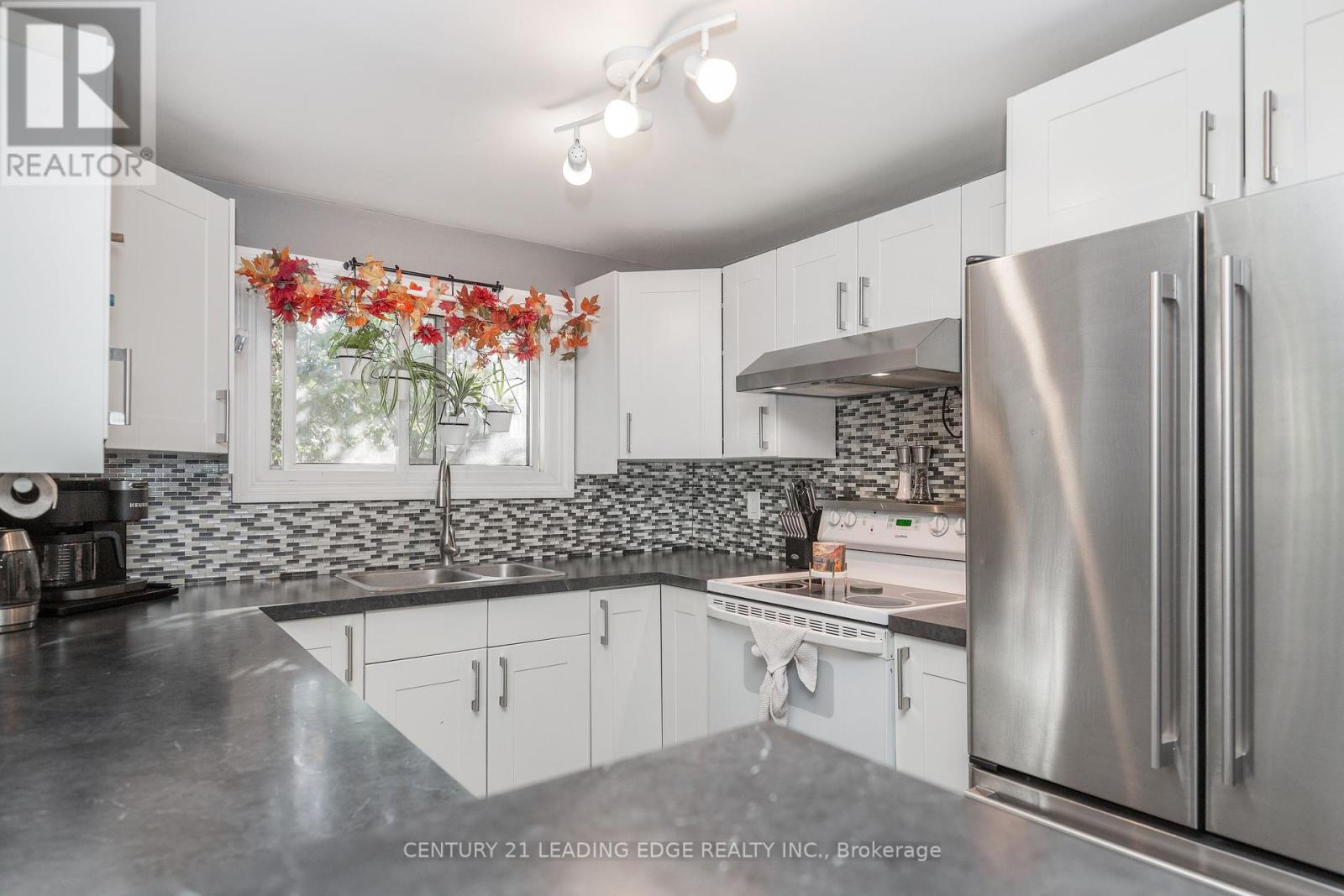 14 Quail Crescent, Barrie, Ontario  L4N 6X1 - Photo 8 - S12462026