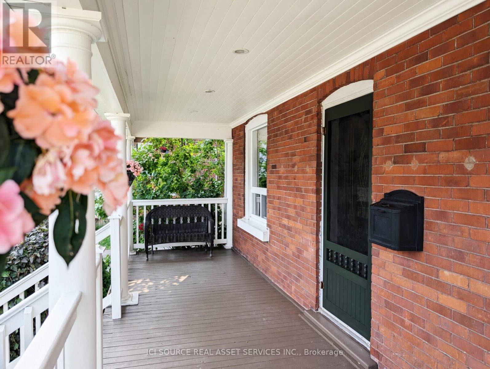 260 Colborne Street W, Orillia, Ontario  L3V 2Z8 - Photo 3 - S12462070
