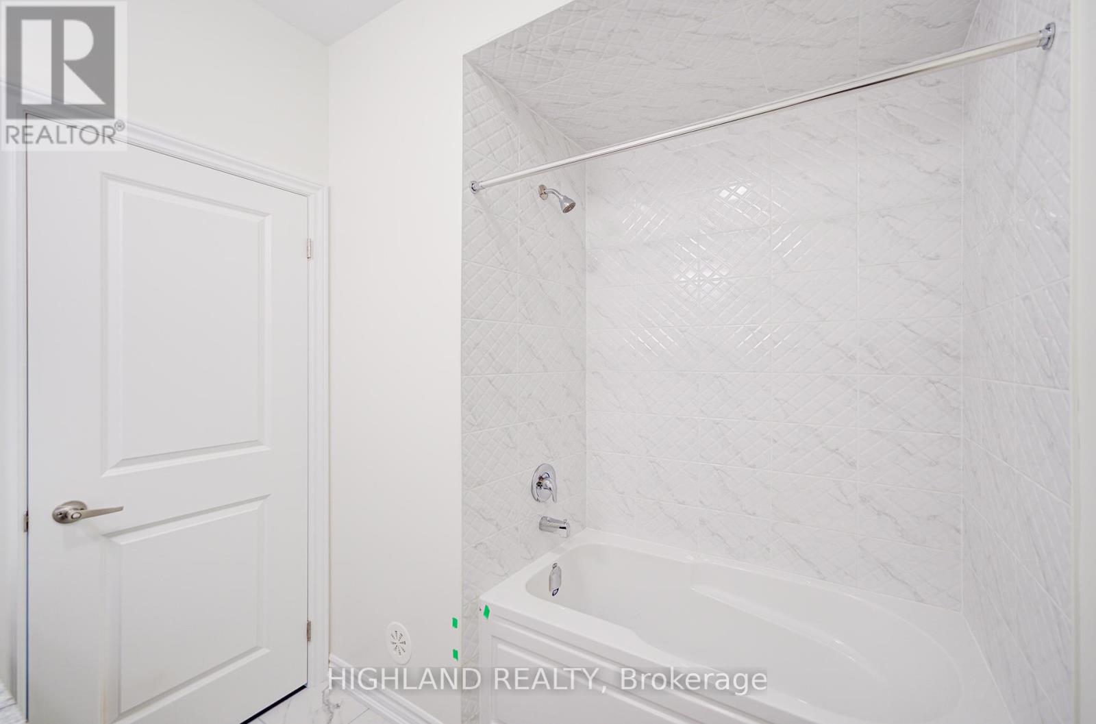 1162 Dartmouth Crescent, Oakville, Ontario  L6H 8C3 - Photo 18 - W12461939