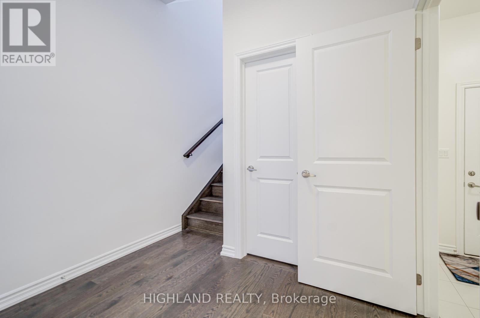1162 Dartmouth Crescent, Oakville, Ontario  L6H 8C3 - Photo 28 - W12461939