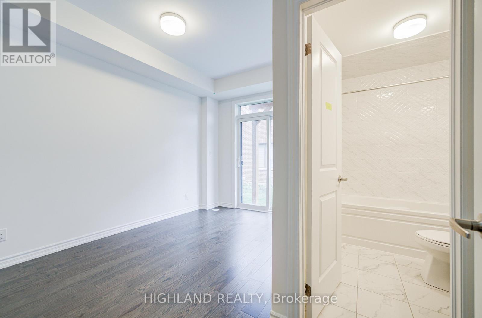 1162 Dartmouth Crescent, Oakville, Ontario  L6H 8C3 - Photo 30 - W12461939