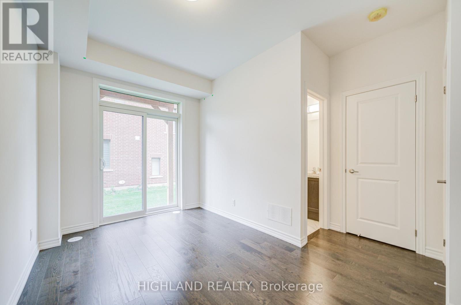 1162 Dartmouth Crescent, Oakville, Ontario  L6H 8C3 - Photo 31 - W12461939