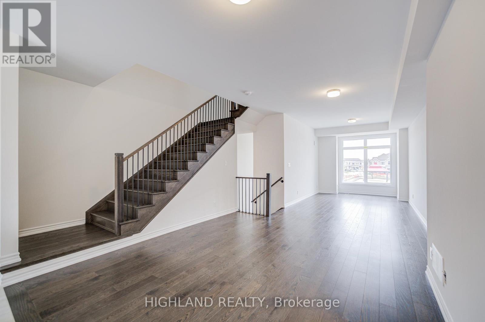 1162 Dartmouth Crescent, Oakville, Ontario  L6H 8C3 - Photo 5 - W12461939