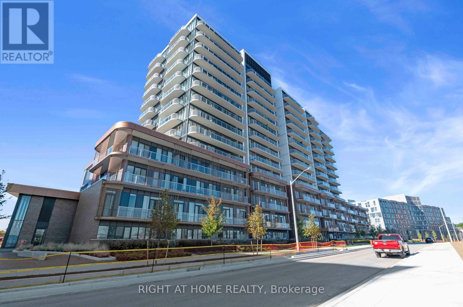 403 - 220 Missinnihe Way, Mississauga, Ontario  L5H 0A9 - Photo 22 - W12461945