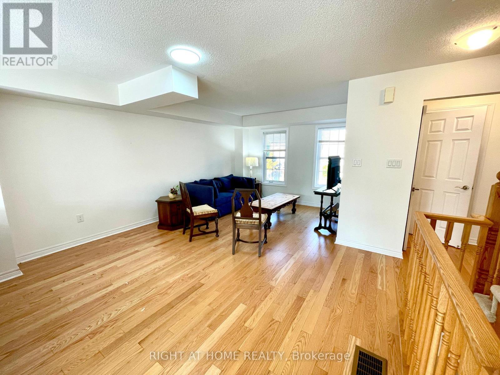 91 - 2280 Baronwood Drive, Oakville, Ontario  L6M 0K4 - Photo 5 - W12461953