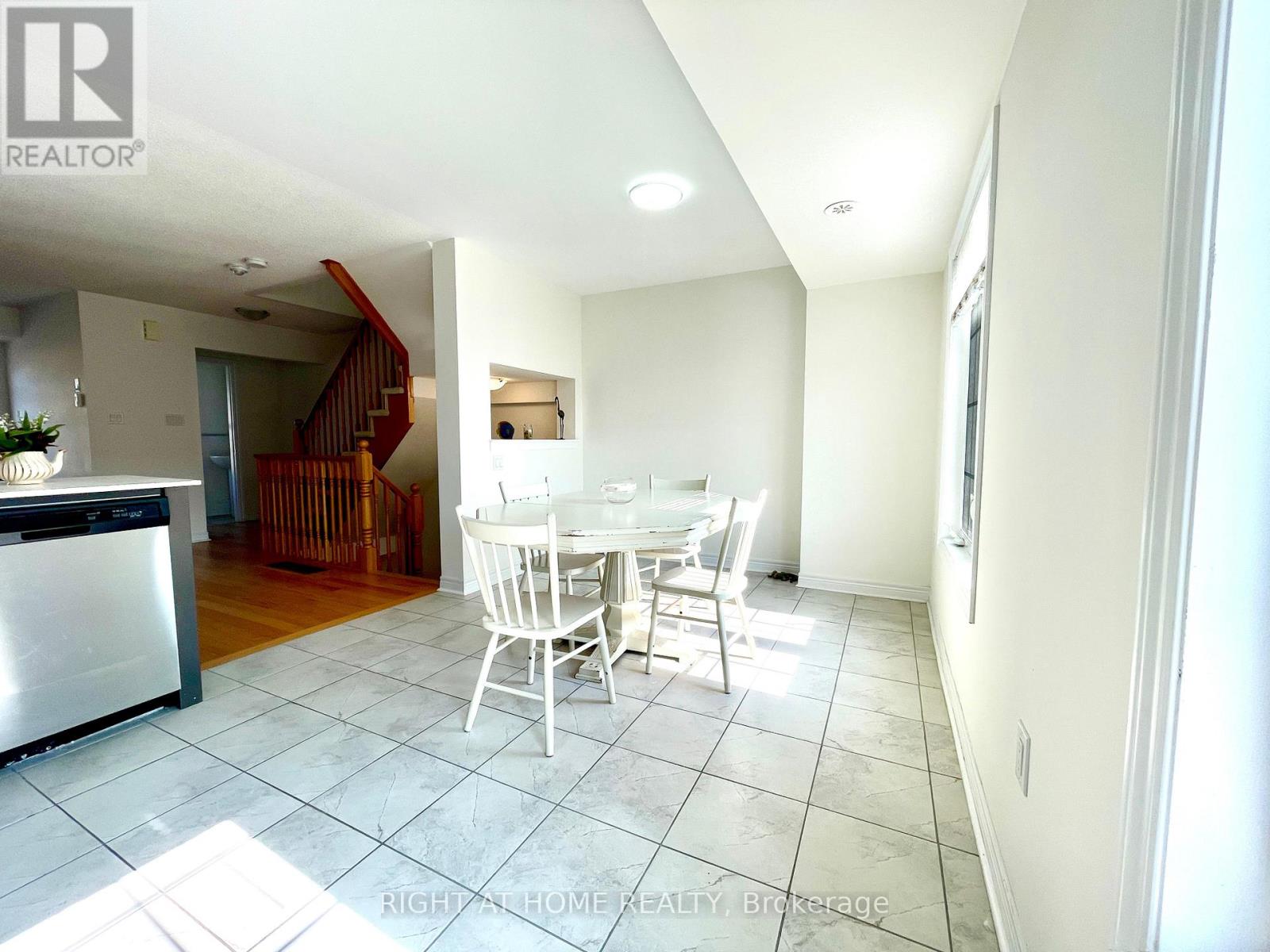 91 - 2280 Baronwood Drive, Oakville, Ontario  L6M 0K4 - Photo 9 - W12461953